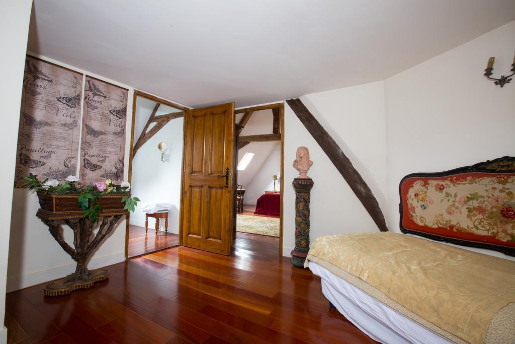 Chateau De La Madeleine Bed & Breakfast Pressagny l'Orgueilleux Luaran gambar