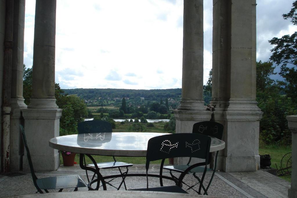 Chateau De La Madeleine Bed & Breakfast Pressagny l'Orgueilleux Luaran gambar